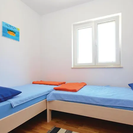 2 Bedroom Gorgeous In Privlaka شقة نين